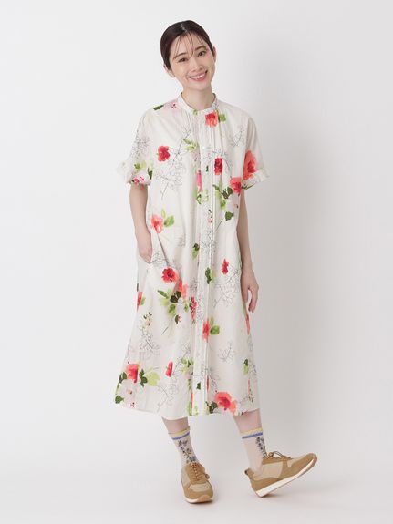 コットンローンルシオール加工ブラーフラワープリント半袖ワンピース