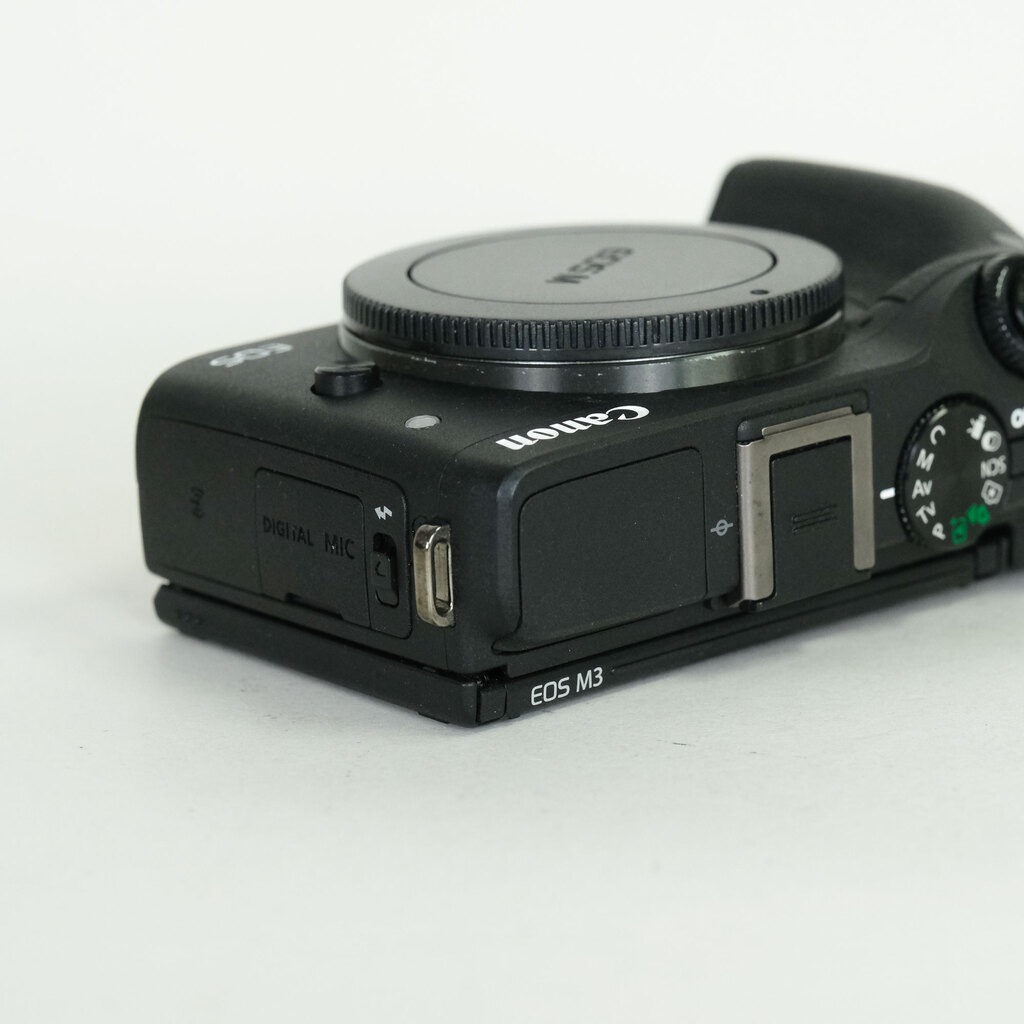 Canon EOS M3 ボディEVFキット ブラックの出品 | ONE SCENE（ワンシーン）