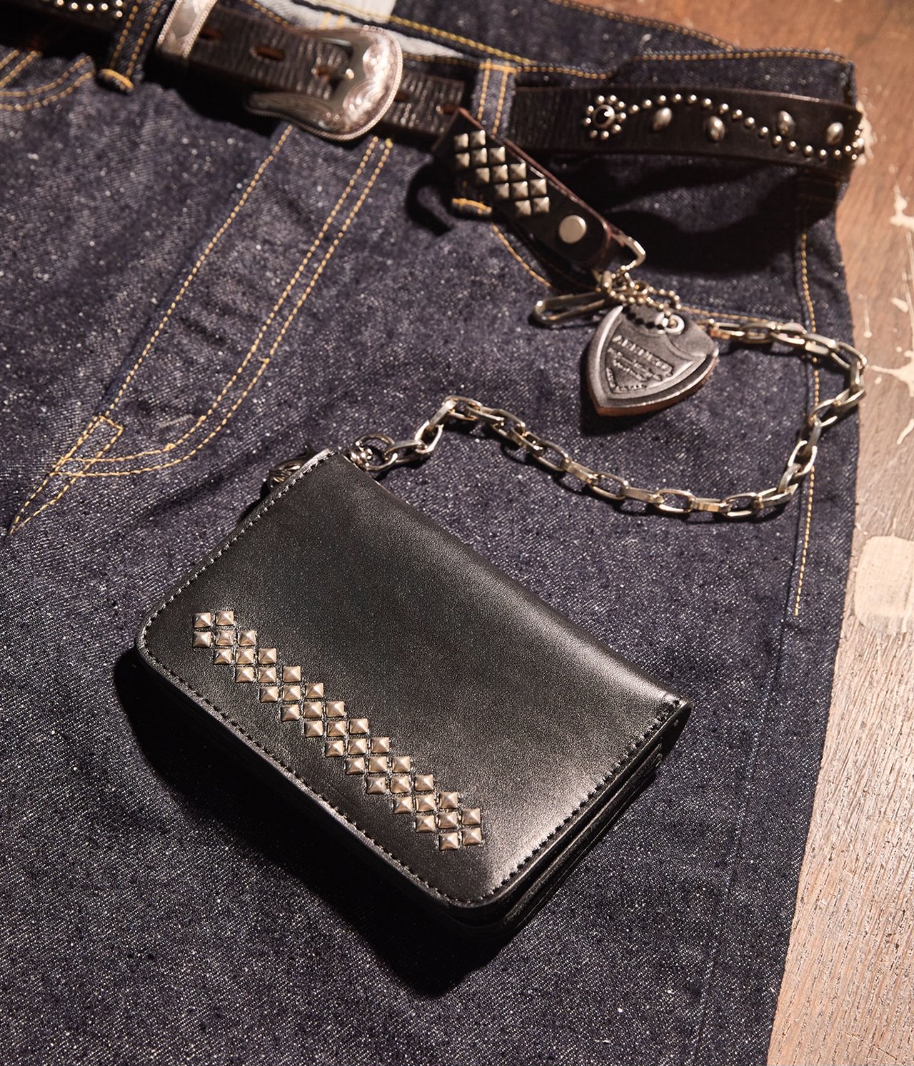 大人のレザー小物】ベルトから財布まで。アークネッツが「HTC」に別注