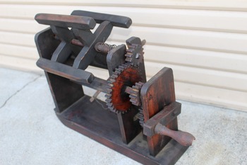 糸巻き・座繰り機械・糸繰り機 （古道具・古民具・綿繰り機・昭和