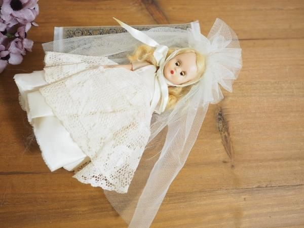 ナンシー・アン 「ストーリーブックドール」プラスティック 白ドレス