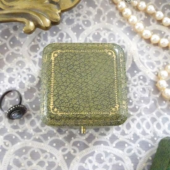 アンティーク ジュエリーボックス | フランス 宝石店のジュエリー