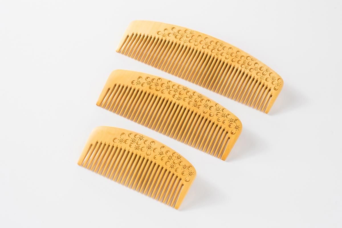 荒櫛 彫（ケース付） さくら - 薩摩つげ櫛～喜多つげ製作所