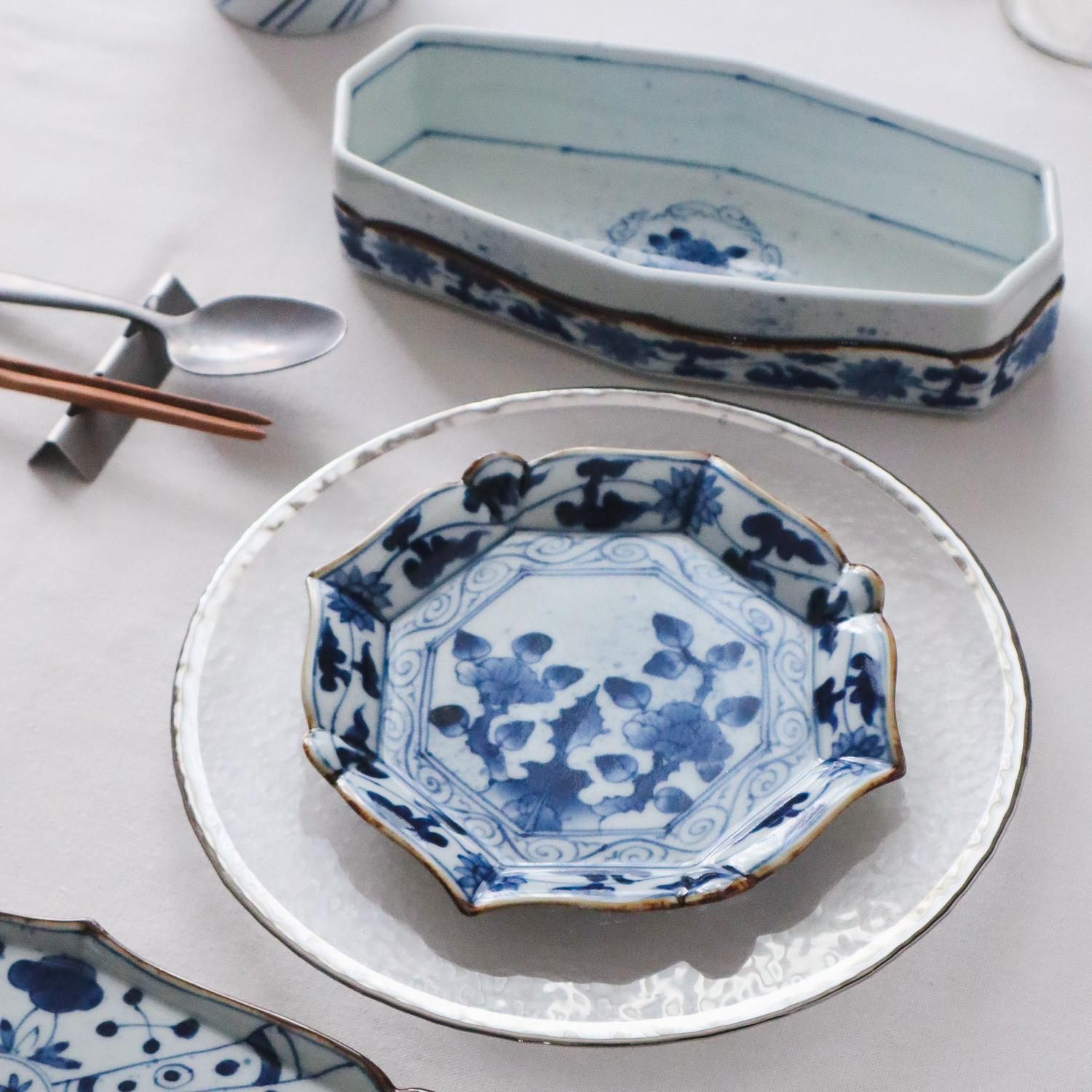 牡丹唐草 | 輪花銘々皿 - 有田焼のまるぶんオンラインストア