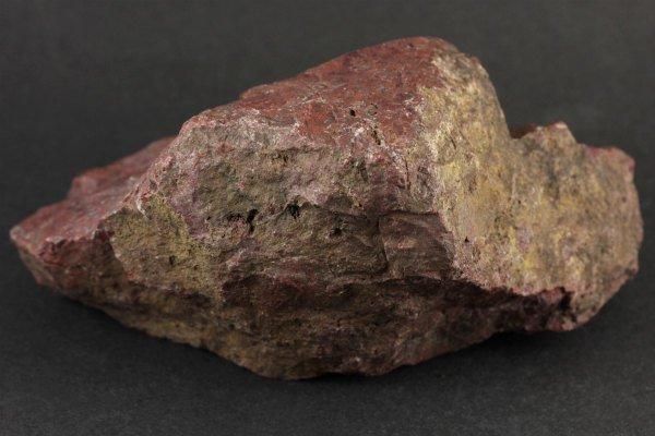 佐渡の赤玉石 原石 779g｜天然石 原石 通販のキラリ石