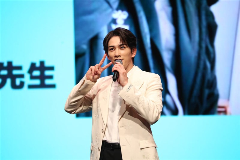 町田啓太が台北でファンミ テレサ・テンの名曲をギターで披露 1200人