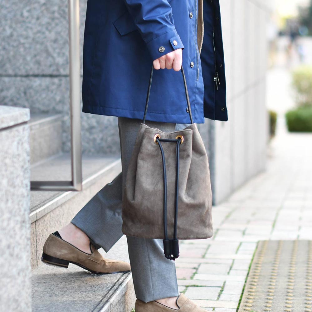 Cinquanta【チンクアンタ】よりドローストリングバッグをご紹介致し