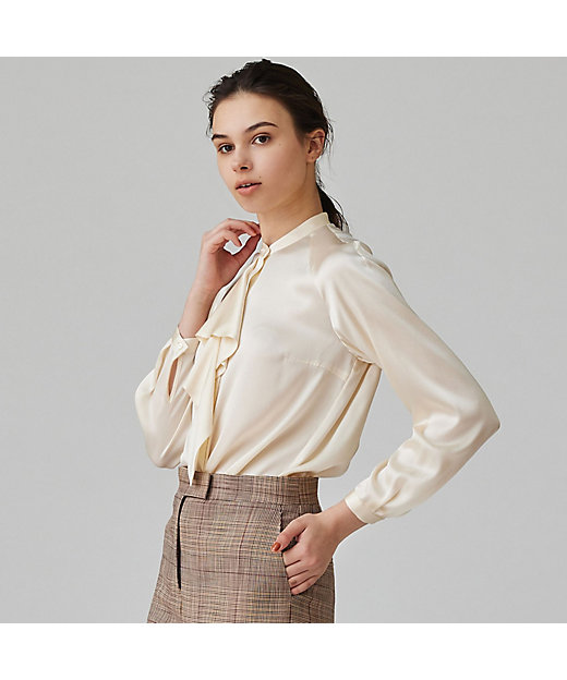 ウォッシャブルシルクサテン ボウタイブラウス | maison TOMORROWLAND