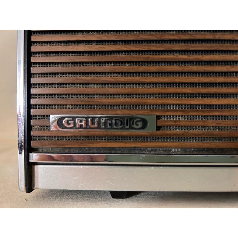 ヴィンテージ ラジオ GRUNDIG グルンディッヒ ドイツ : COLORSTOWN