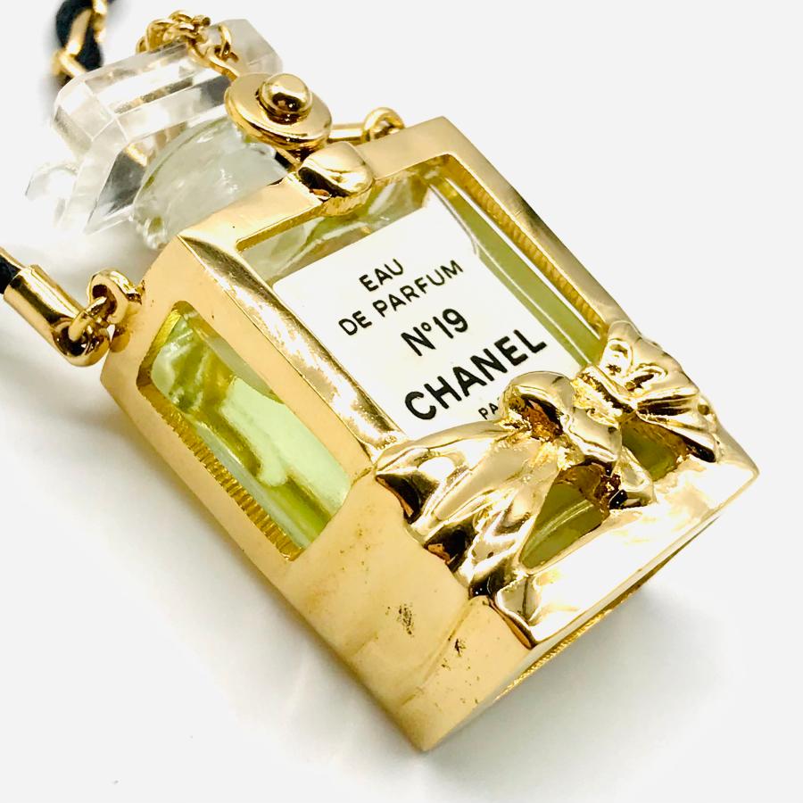 CHANEL（シャネル） 香水 ネックレス リボン NO19 ゴールド