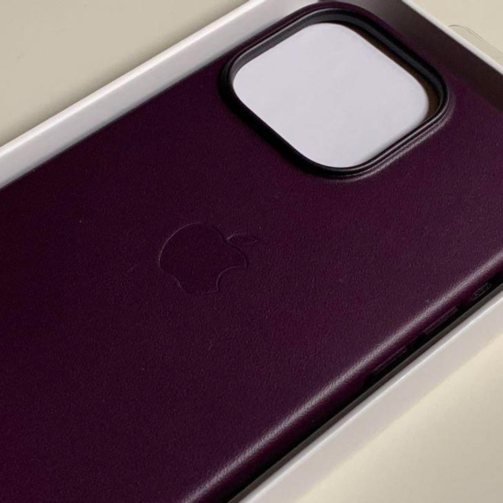 iPhone 13 Pro Apple純正 MagSafe対応 レザーケース・ダークチェリー