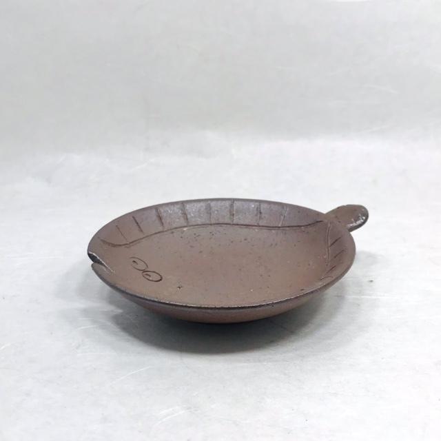 ○ひらめ豆皿/津軽金山焼 金山焼 陶器 小皿 しょう油皿 かわいい 鮃
