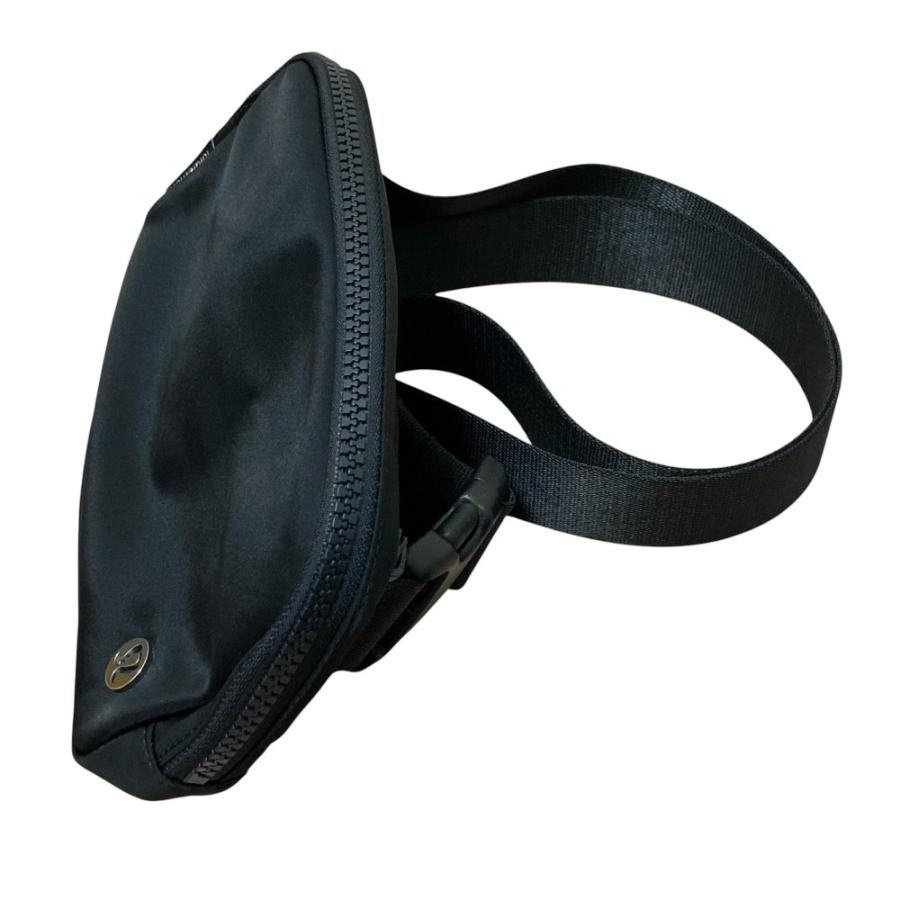 lululemon（ルルレモン） 新品同様 Everywhere ベルトバッグ ナイロン