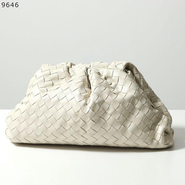 BOTTEGA VENETA（ボッテガ・ヴェネタ） クラッチバッグ THE POUCH ザ