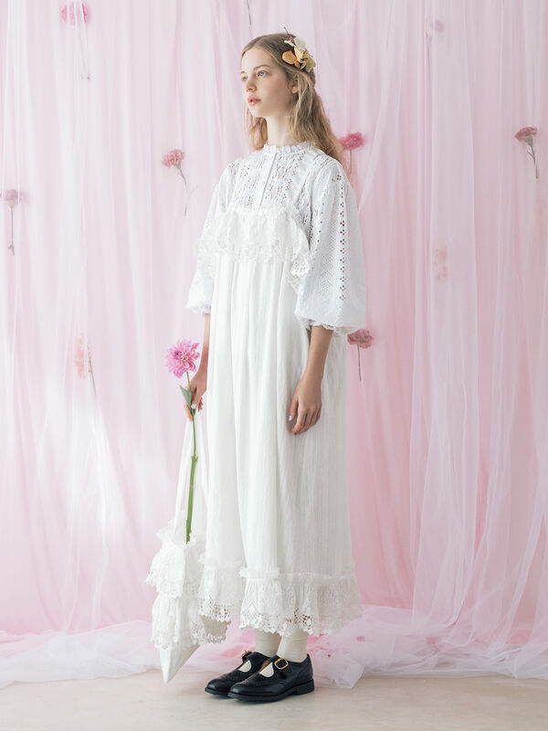 WHITE COLLECTION】スカラップ刺繍キャミワンピース（ホワイト