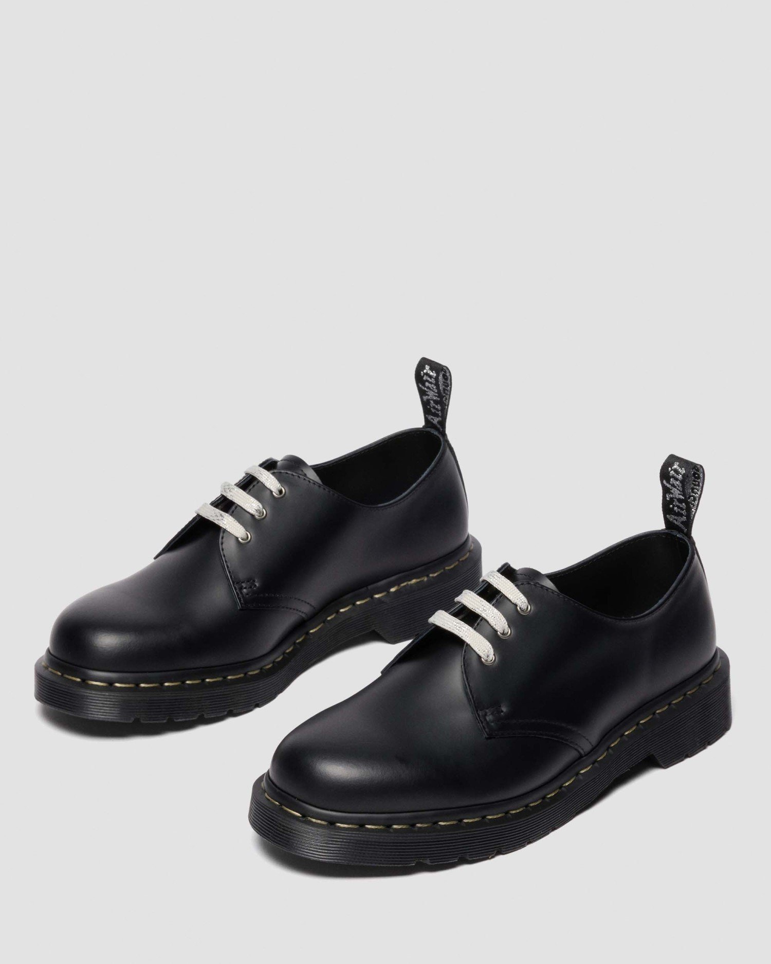 日本限定】1461 グレーステッチ 3 ホール シューズ