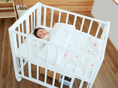 カトージ レンタル 里帰り出産にも便利な折りたたみ式で組立も簡単な