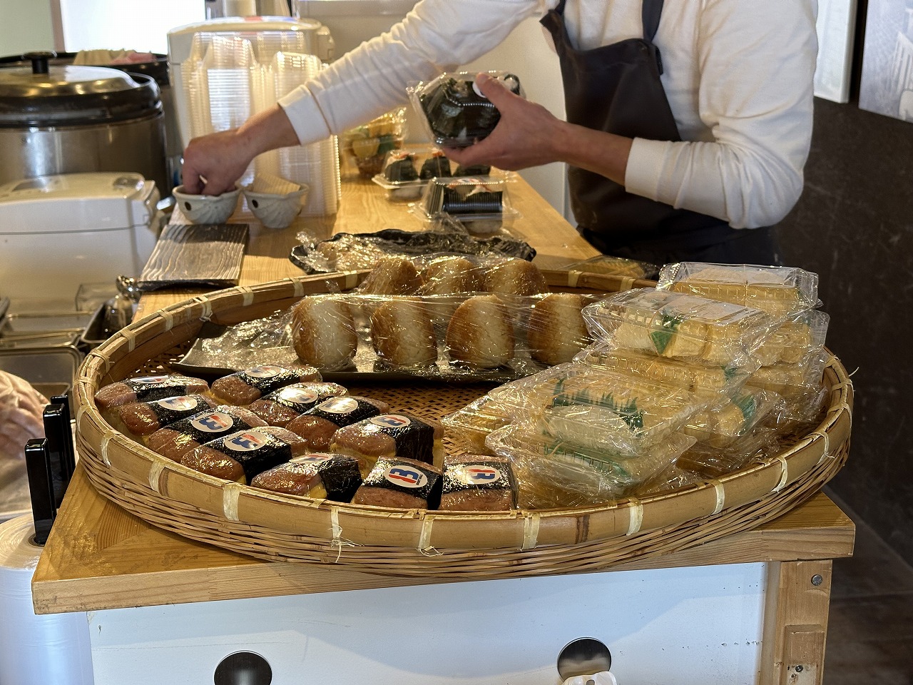 神戸市灘区】中まで具がギッシリ！ 農家直営「おにぎり専門店 EIGHT