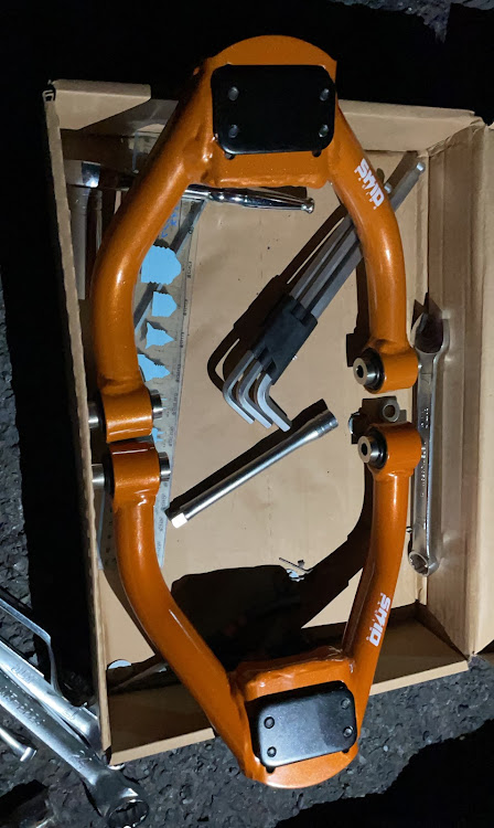 クラウンアスリートのクラウン・スキッドレーシング・アッパーアーム