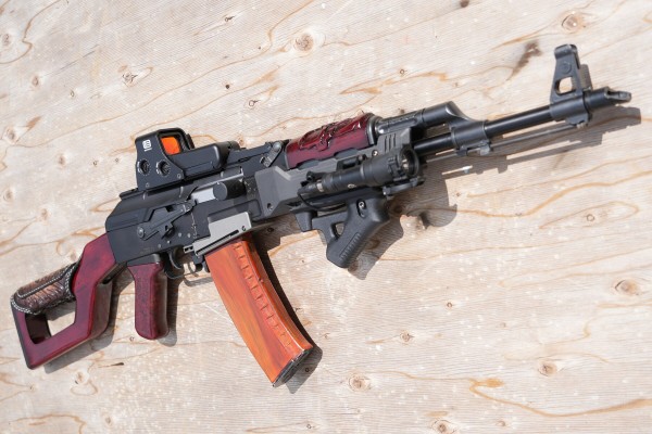 東京マルイの次世代電動ガンAK47とAKストームを合わせてフルカスタムし