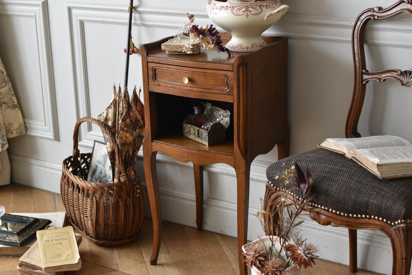 フレンチナイトテーブル アンティークサイドテーブル ベッドサイドテーブル