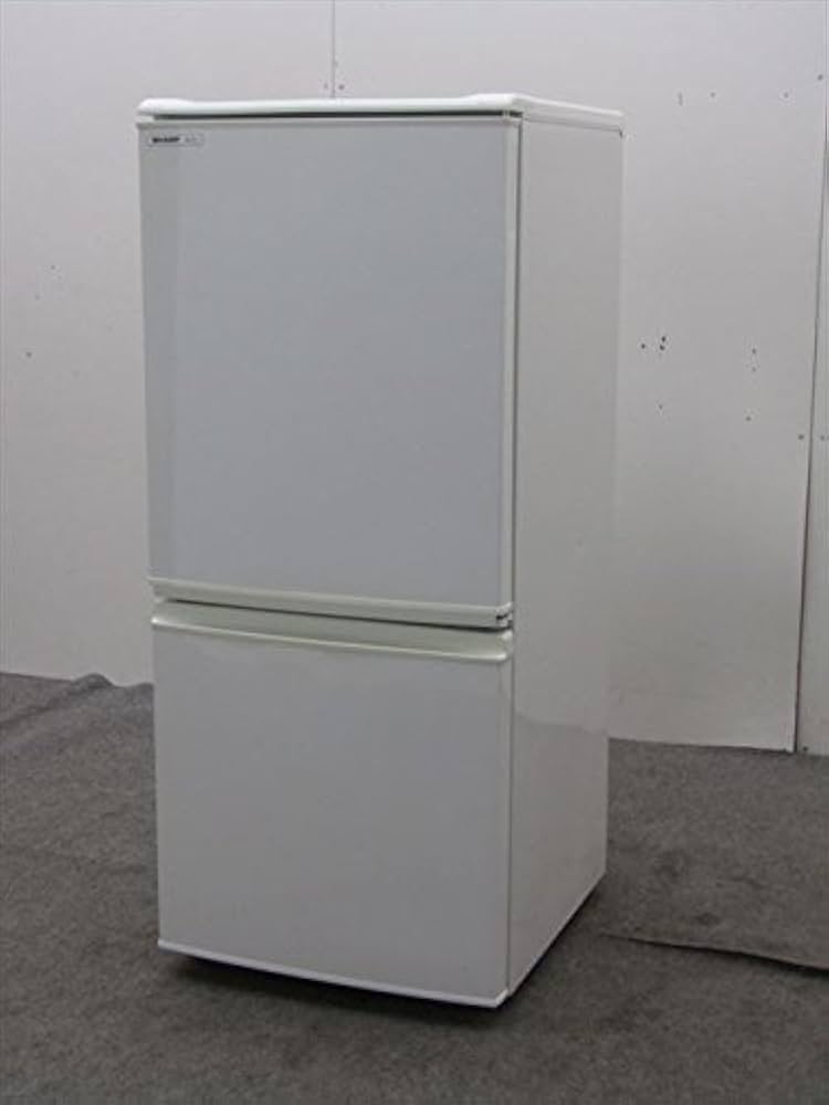Amazon.co.jp: SHARPシャープ 137L 2ドア冷蔵庫 ホワイトSJ-714-W 右