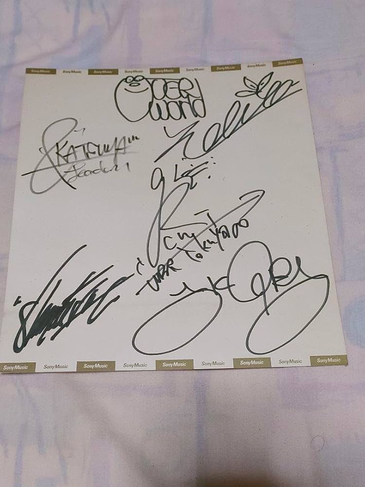 Amazon.co.jp: UVERworldサイン色紙 2006年 : 文房具・オフィス用品