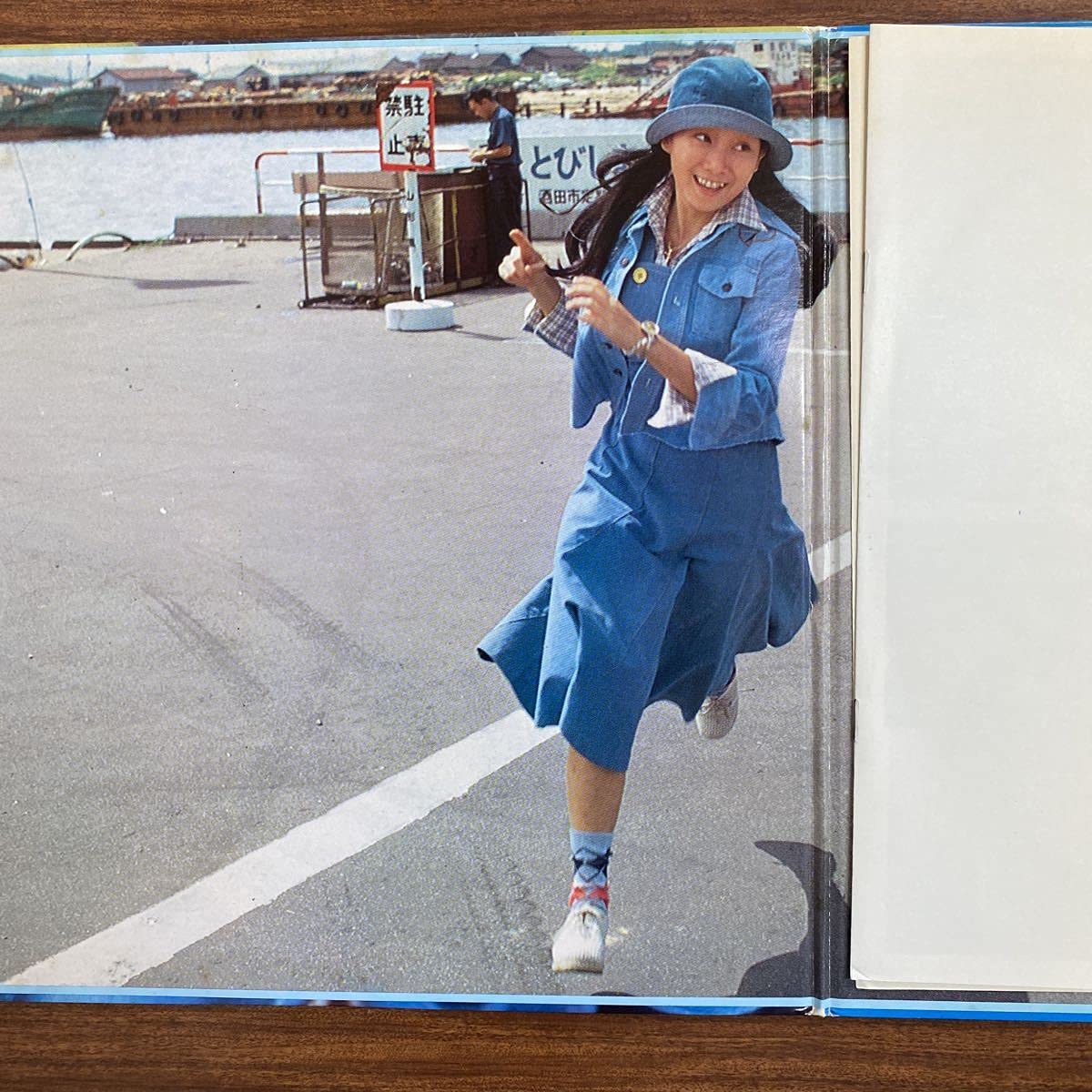 Amazon.co.jp: アグネスチャン 愛のメモリアル LP 2枚組 写真集付き