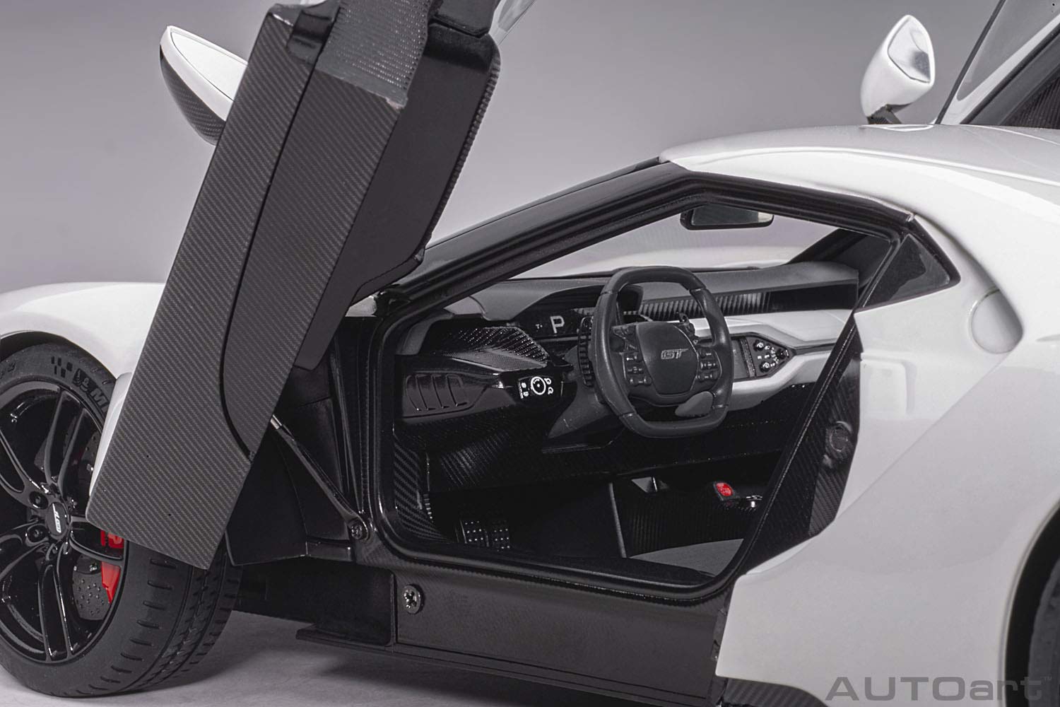 Amazon.co.jp: AUTOart 1/18 フォード GT 2017 ホワイト 完成品 : おもちゃ