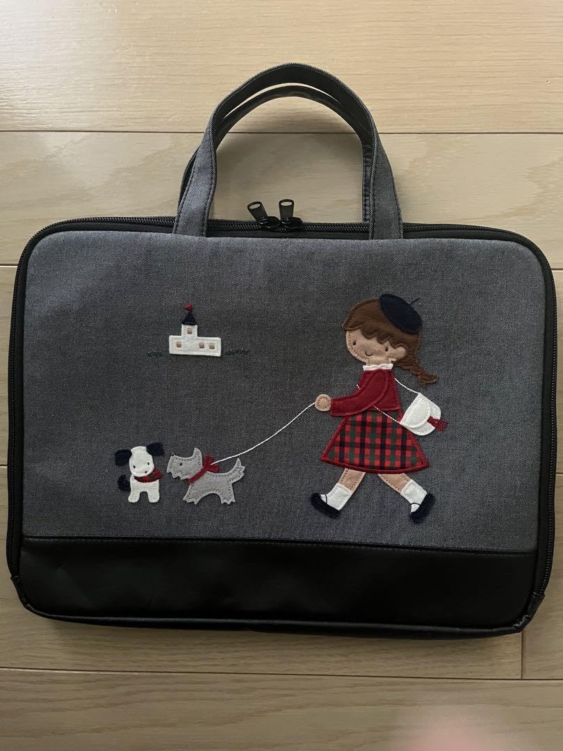 Amazon.co.jp: 受注生産 ファミリア PCケース お散歩たのしいね ホビー