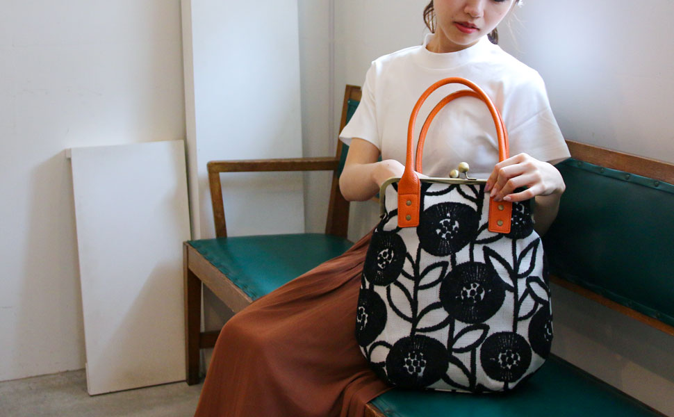 Amazon | がま口 ジャカード ゴブラン 本革 A4対応 おおきめトート