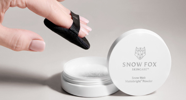 Amazon | スノーメルト モイスチャー マットブライト パウダー(5.5g