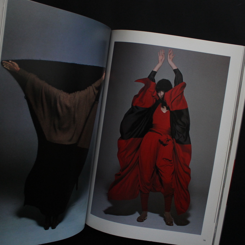 Issey Miyake East Meets West 三宅一生の発想と展開（Eighth Edition