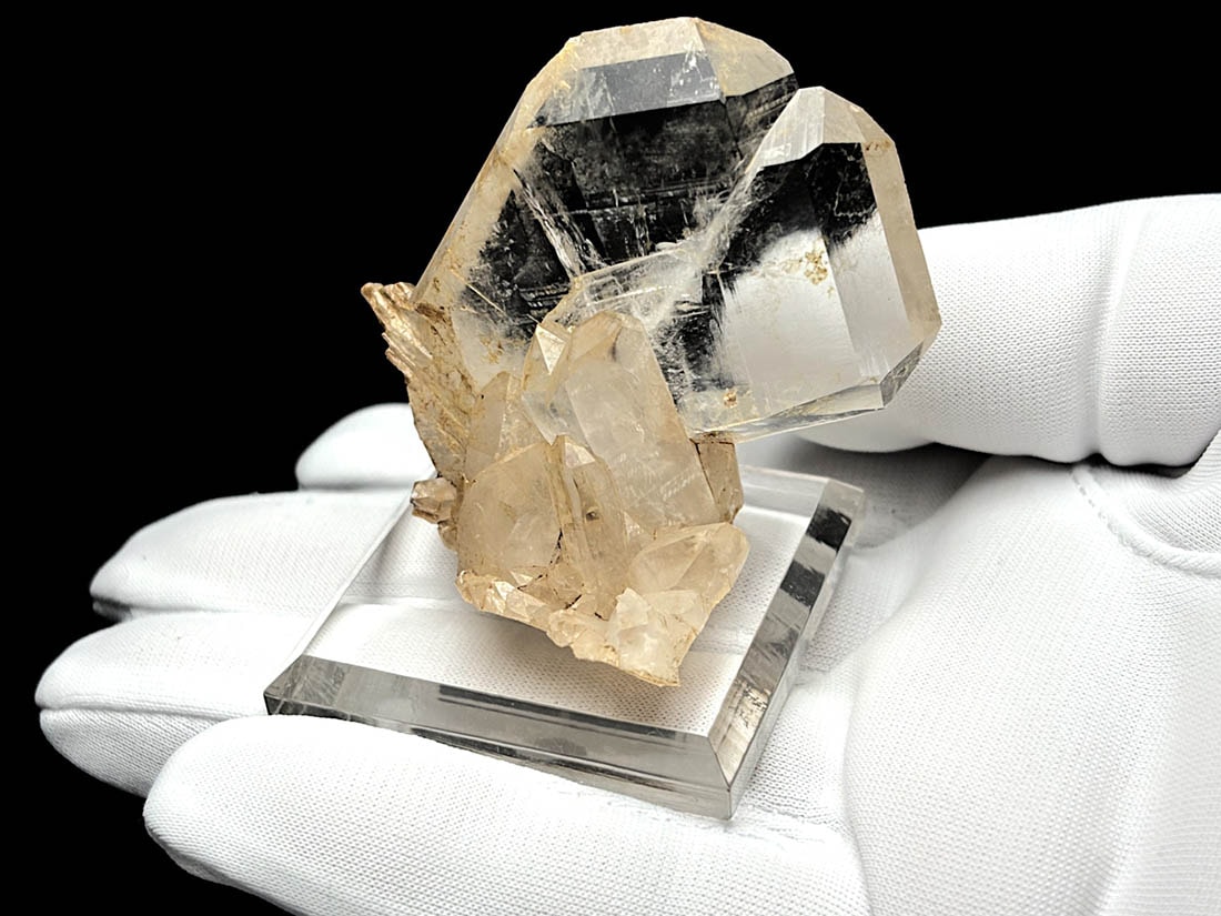 乙女鉱山産 水晶 日本式双晶 / Japan Low-Twinned Quartz
