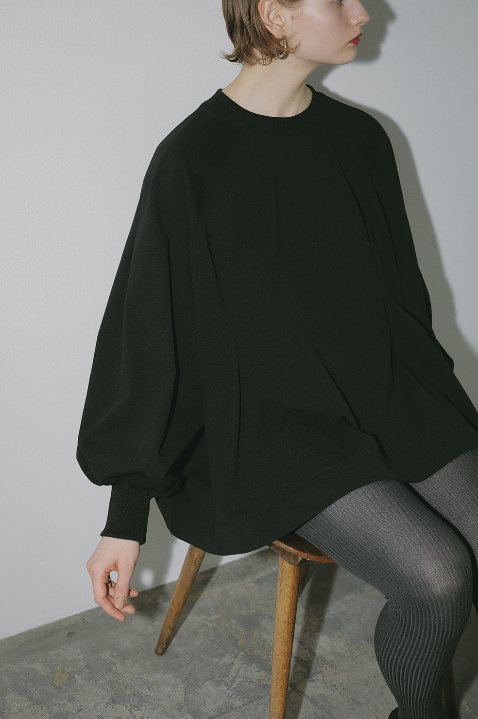 MANOF(マノフ) WAIST TUCK VOLUME SLEEVE SWEAT - COLDBECK ONLINE