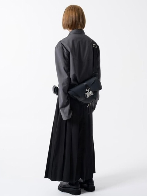 IUGAMAKARAS】Triple Covered Crow Buckle Bag | OUR BRAND