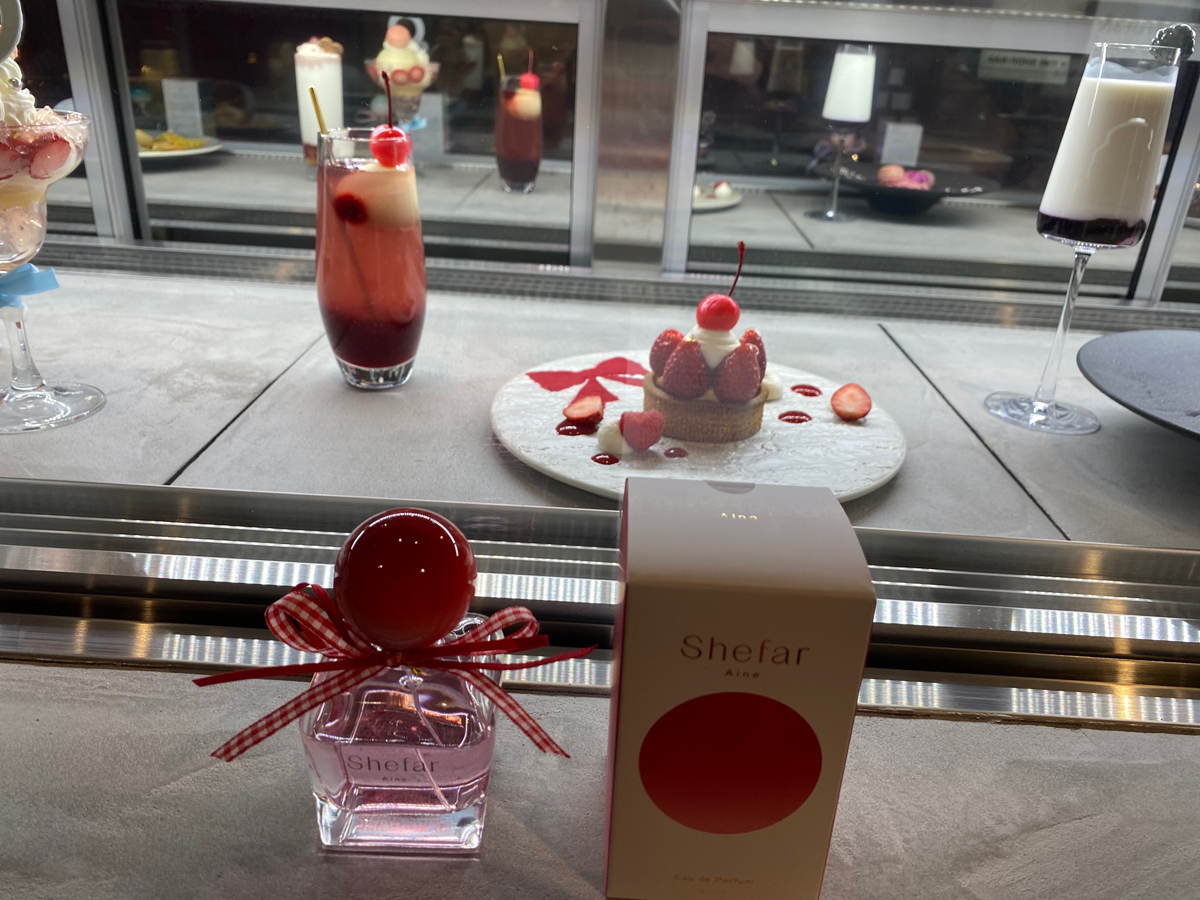 佐藤ノアが手掛ける香水「シーファー」から新作 コラボカフェで“映え