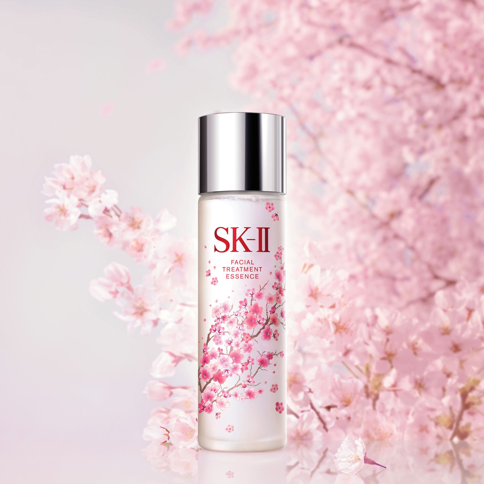2025年春コスメ】「SK-II」のベストセラー化粧水が日本限定桜デザイン