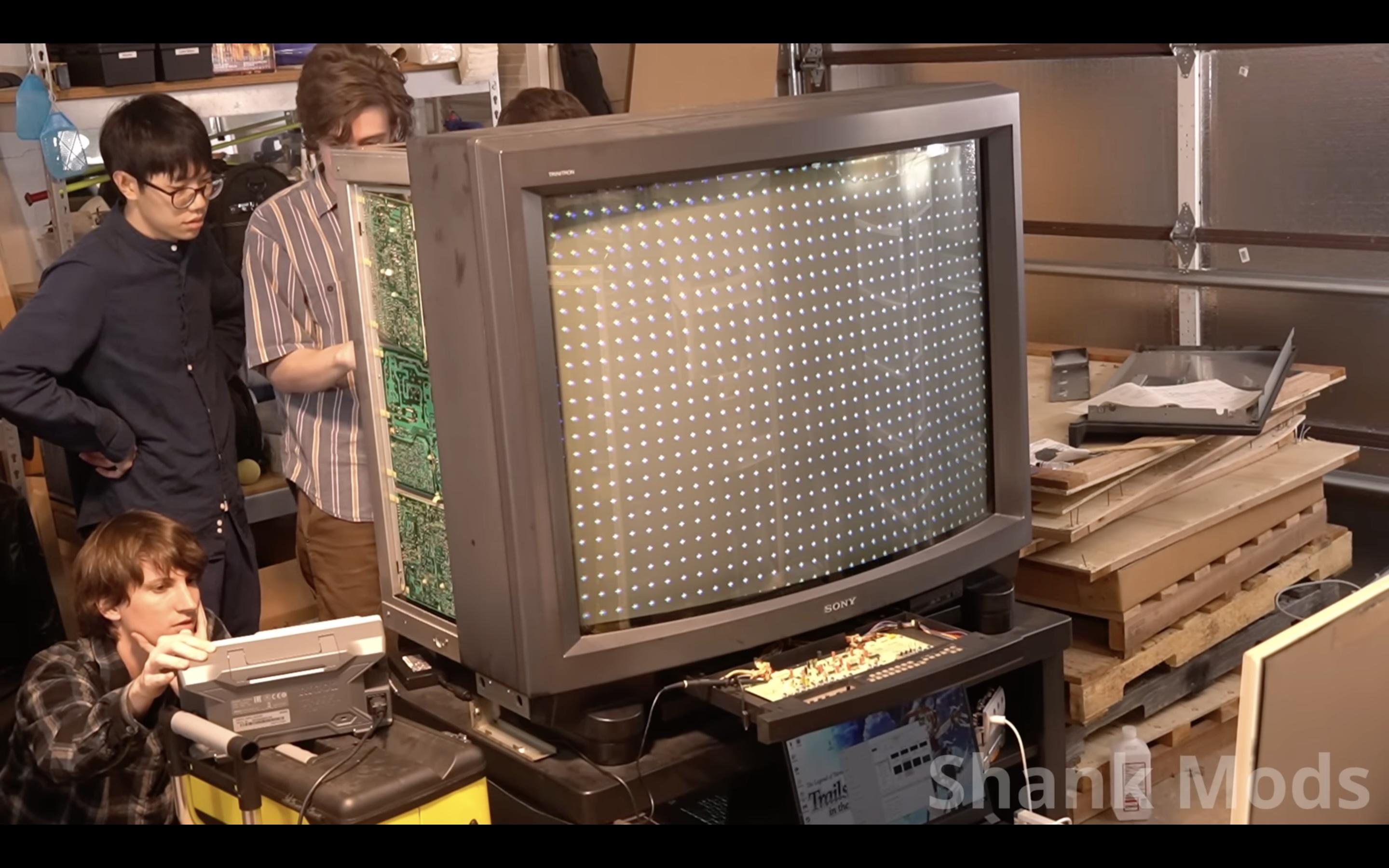 伝説のテレビ、ソニー製。それをすてるなんてとんでもない