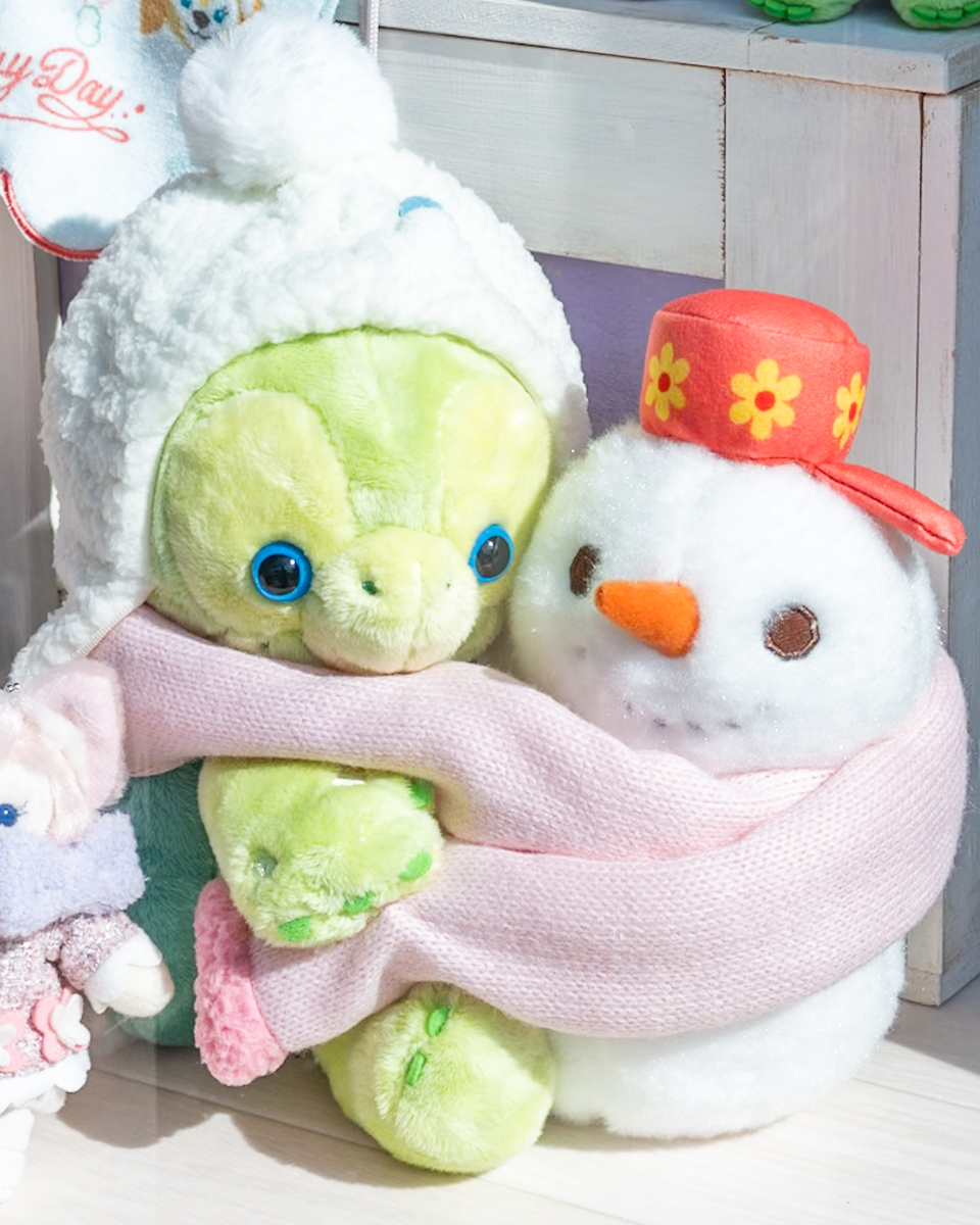 ディズニーシー最新作☆ダッフィー&フレンズ クリスマス限定・缶入り