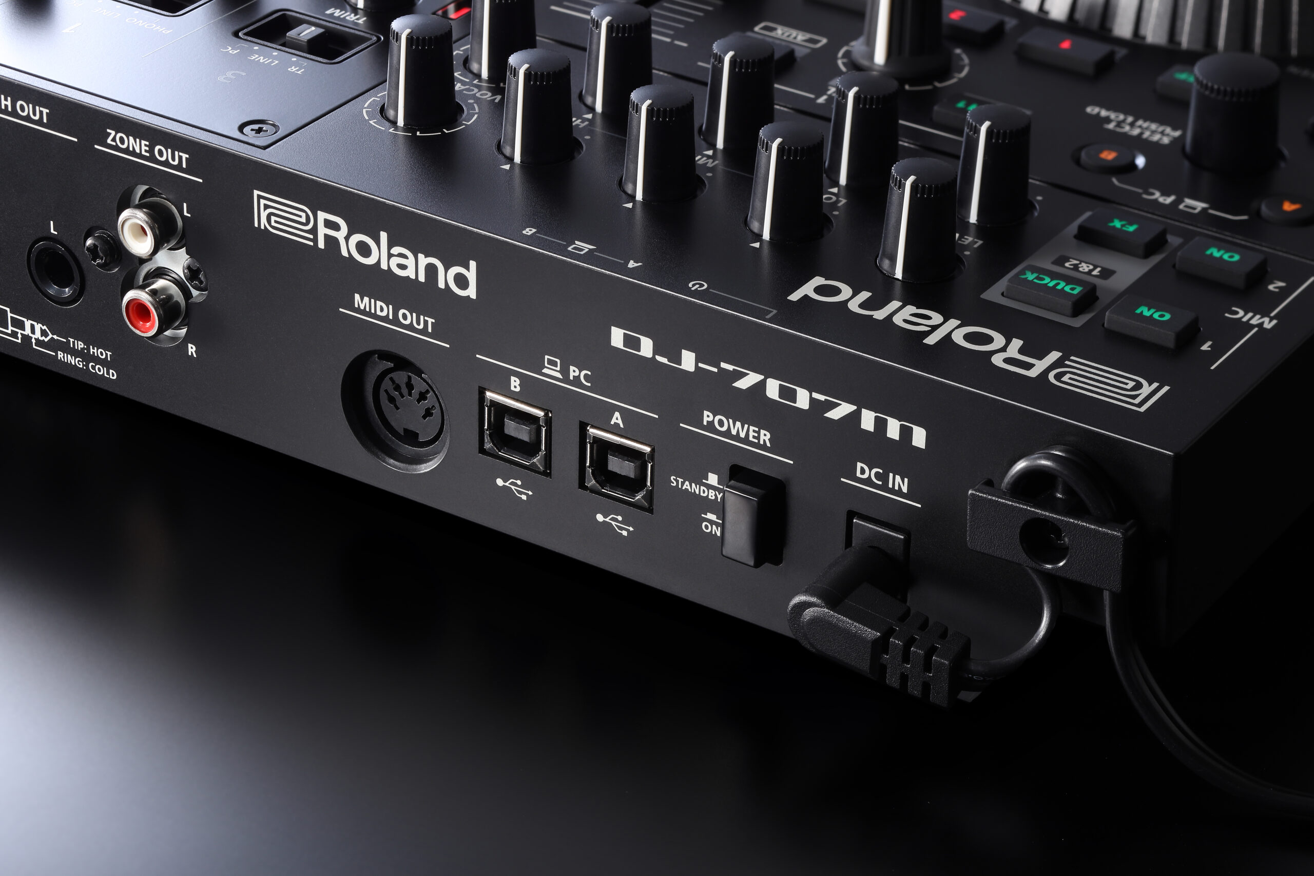 史上最安価！？USBポートが2つで交代も楽！価格帯最適機材Roland / DJ