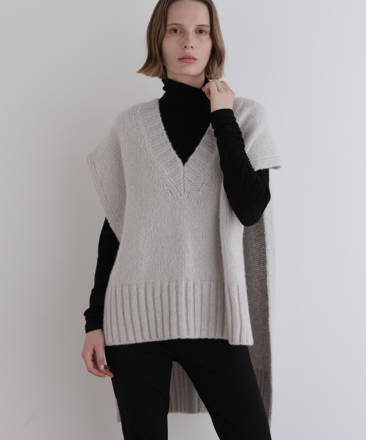 Vネックニットジレ | LE PHIL（ル フィル） ｜【公式】通販mix.tokyo