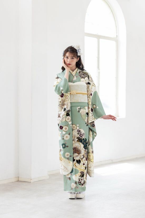 ふりそでシミズ 新横浜店の振袖 /緑色/古典/花柄/ ニュアンスカラー