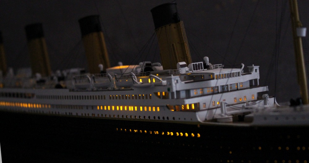 1/350 客船 R.M.S.タイタニック ディティールアップ 電飾組込完成品