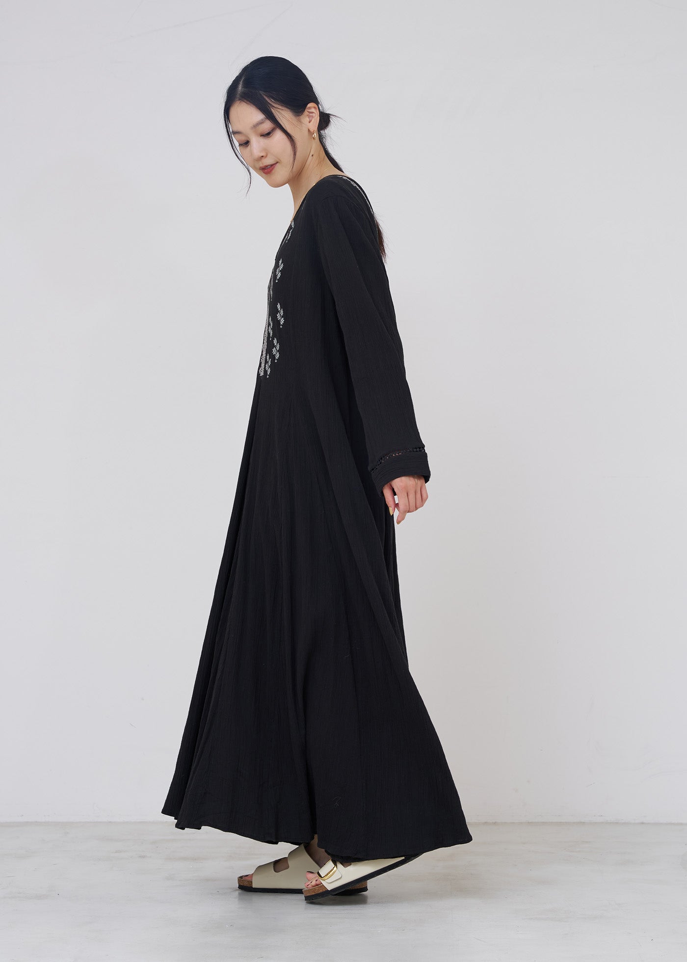 Cotton Gauze Leaf Embroidery Panel Dress | Pasand by ne Quittez