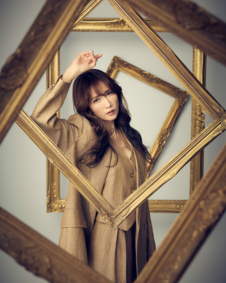 工藤静香、中島みゆきカバーアルバム第3弾『Love Paradox』の