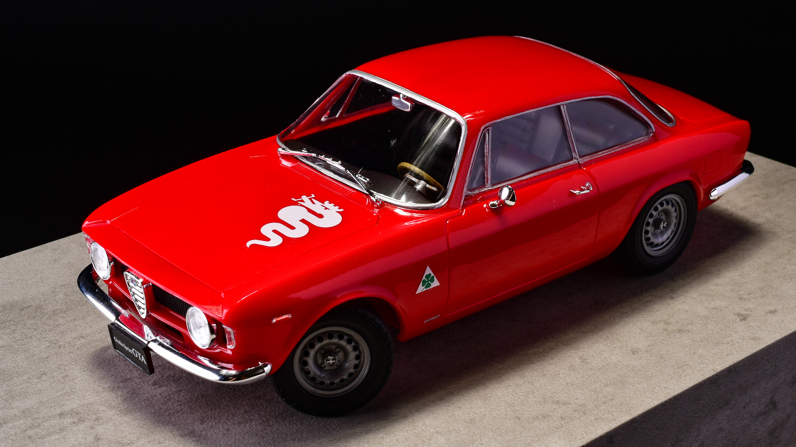 タミヤの色に身を委ねて。赤はプラスチックの色で行こう！「1/24