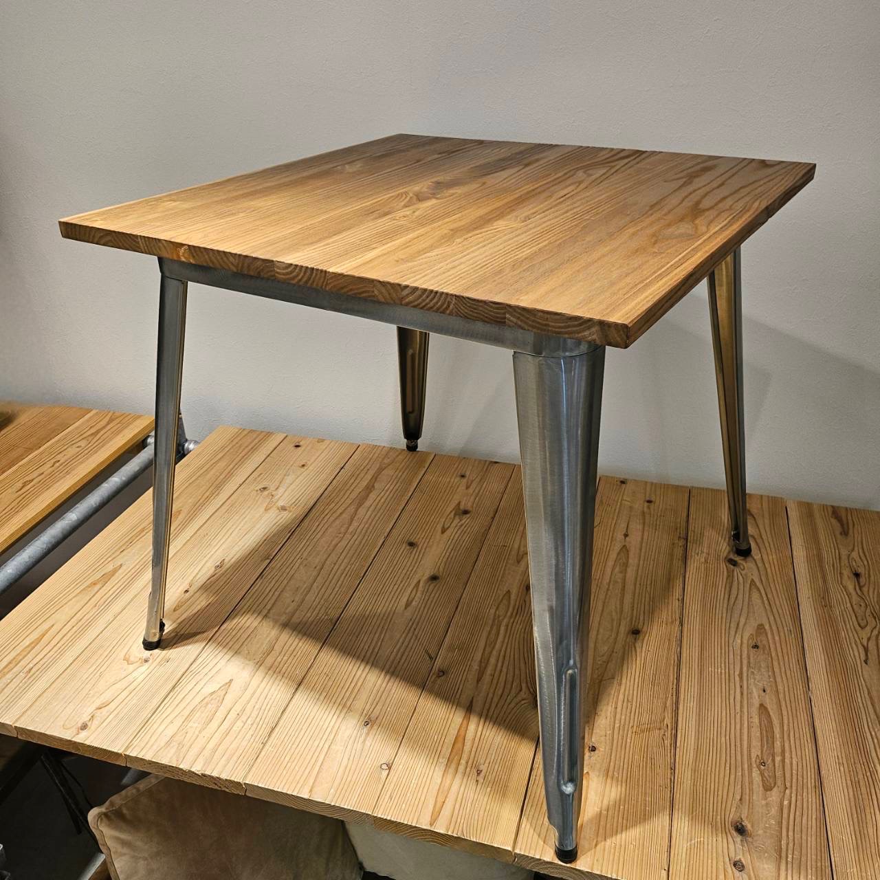 ダイニングテーブルご紹介】 - スタッフブログ