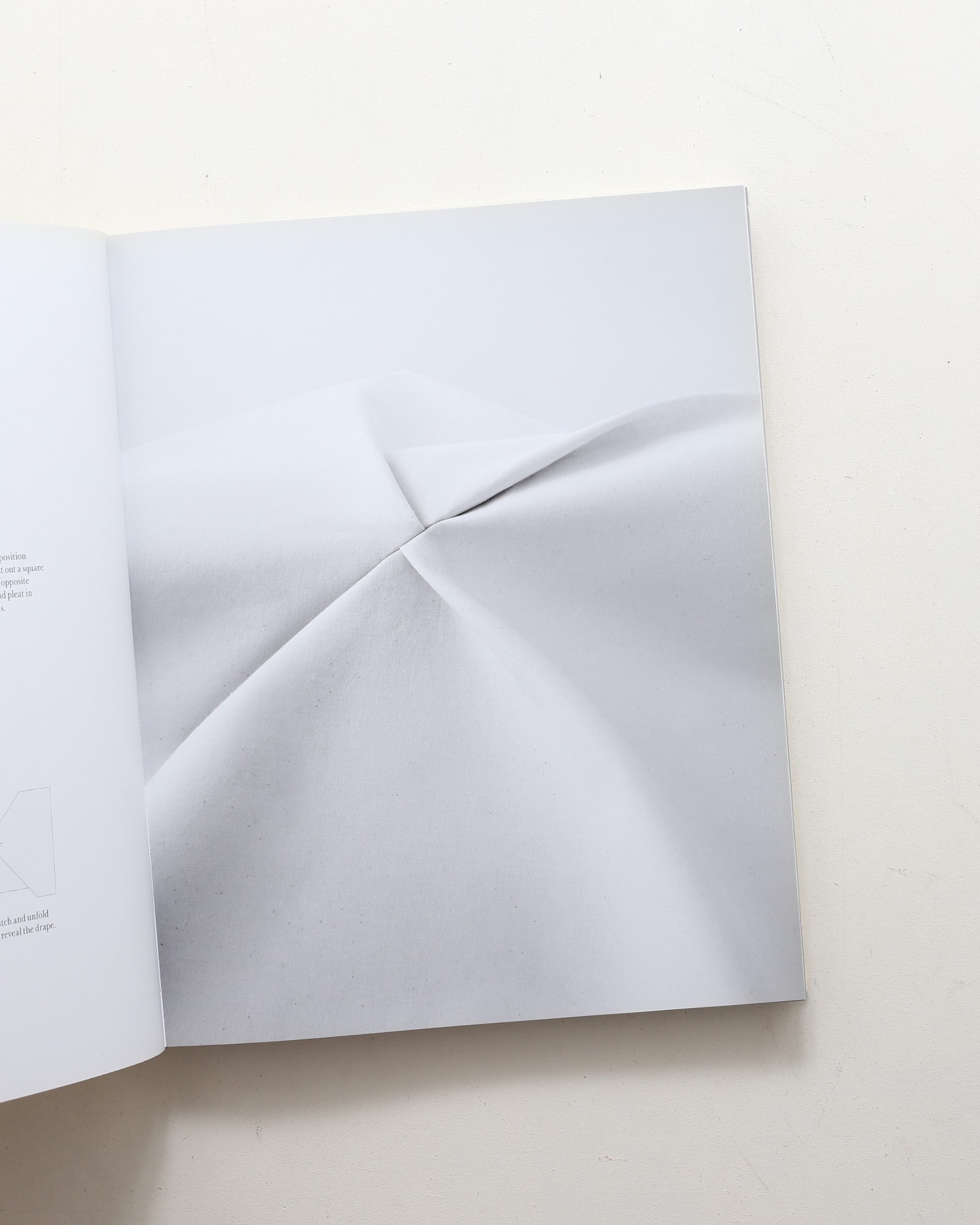 Creating with Shapes | Usha Doshi | nostos books ノストスブックス