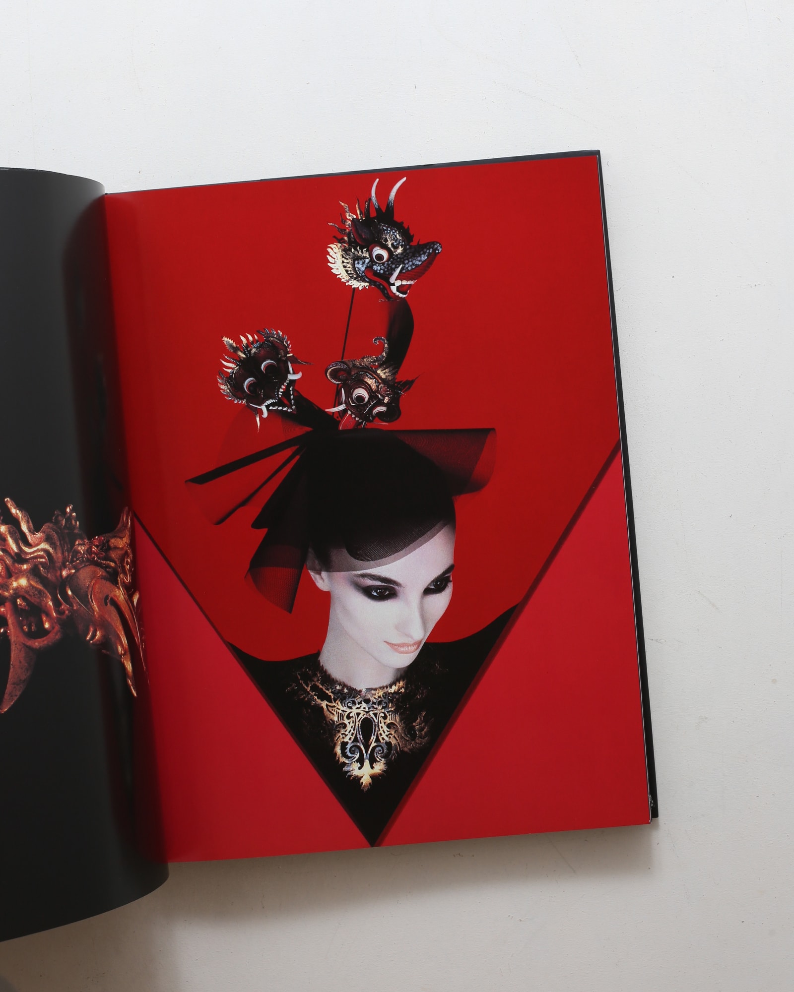 L'Esprit Serge Lutens: The Spirit of Beauty | nostos books ノスト